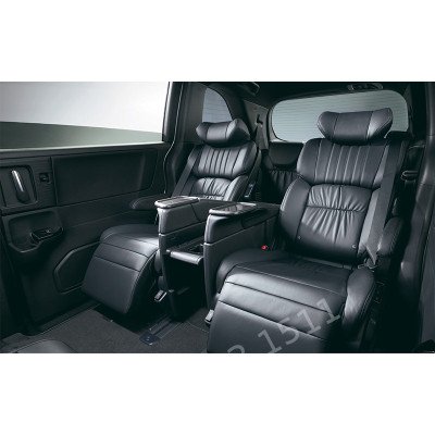 Singapore VIP Chauffeur Service 2026 Honda Odyssey - VIP captain seat - full leather seats